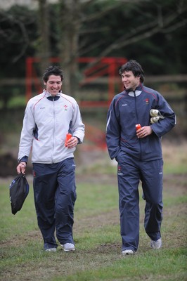 29.01.08 - Wales Rugby Training - James Hook and Mike Phillips arrive for training 