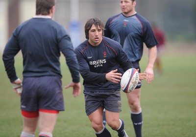 29.01.08 - Wales Rugby Training - Gavin Henson in action during training 