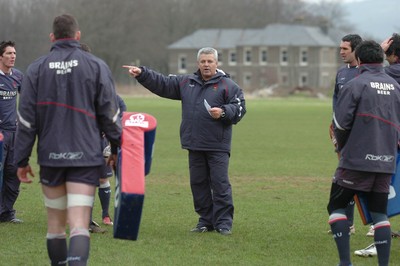 29.01.08 - Wales Rugby Training - Coach, Warren Gatland makes a point during training 