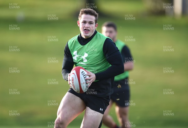 290118 - Wales Rugby Training - Hallam Amos during training
