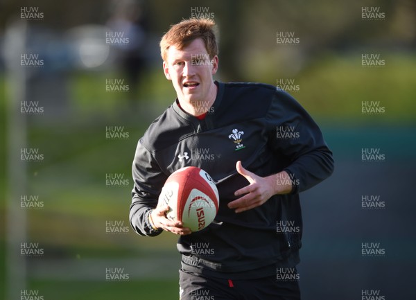 290118 - Wales Rugby Training - Rhys Patchell during training