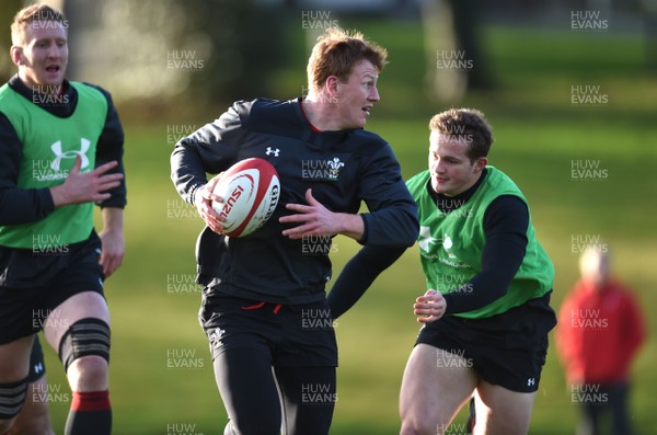 290118 - Wales Rugby Training - Rhys Patchell during training