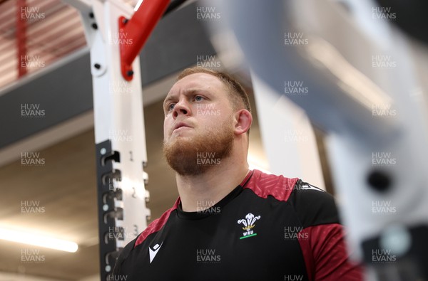 290124 - Wales Rugby Gym Session in the week leading up to their first 6 Nations game against Scotland - Corey Domachowski during training