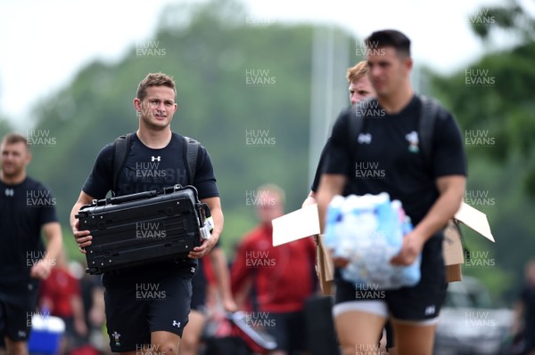 290518 - Wales Rugby Training - Hallam Amos arrives for training