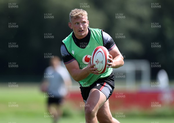 290623 - Wales Rugby Training in preparation for the Rugby World Cup - Jac Morgan during training