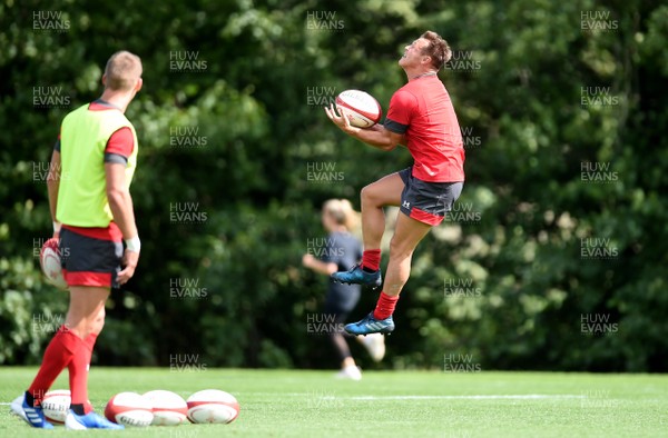 290819 - Wales Rugby Training - Jarrod Evans during training