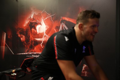 290823 - Wales Rugby Training in the week leading up for their departure for the Rugby World Cup in France - Elliot Dee in RSH