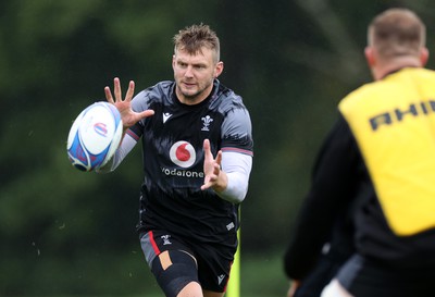 290823 - Wales Rugby Training in the week leading up for their departure for the Rugby World Cup in France - Dan Biggar during training