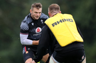 290823 - Wales Rugby Training in the week leading up for their departure for the Rugby World Cup in France - Dan Biggar during training