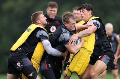 290823 - Wales Rugby Training in the week leading up for their departure for the Rugby World Cup in France - Nick Tompkins during training