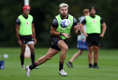 290823 - Wales Rugby Training in the week leading up for their departure for the Rugby World Cup in France - Johnny Williams during training