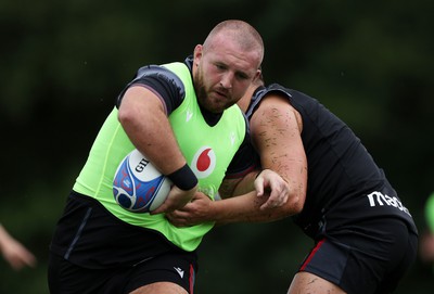 290823 - Wales Rugby Training in the week leading up for their departure for the Rugby World Cup in France - Dillon Lewis during training