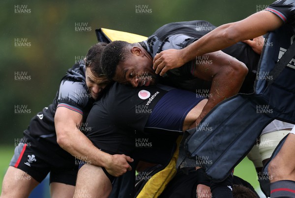 290823 - Wales Rugby Training in the week leading up for their departure for the Rugby World Cup in France - Tomos Williams and Christ Tshiunza during training
