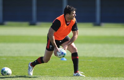 29.09.11 - Wales Rugby Training - Mike Phillips during training. 
