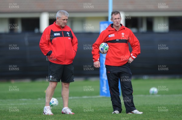 29.09.11 - Wales Rugby Training - Head coach Warren Gatland and attack coach Rob Howley during training. 