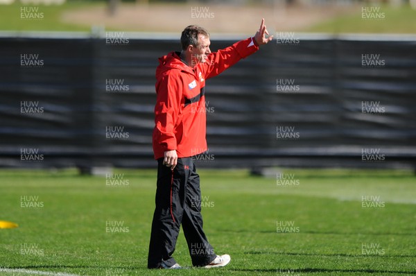 29.09.11 - Wales Rugby Training - Attack coach Rob Howley during training. 