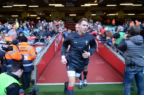 291018 - Wales Rugby Training - Liam Williams runs out ahead of training