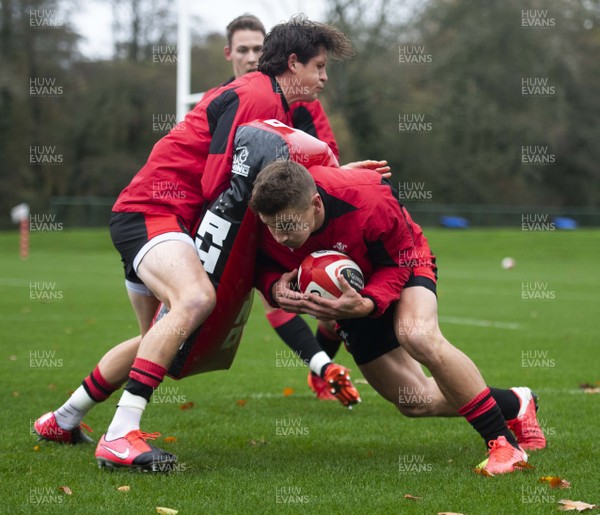 291020 - Wales Rugby Training - Jonathan Davies during training