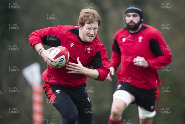 291020 - Wales Rugby Training - Rhys Patchell during training