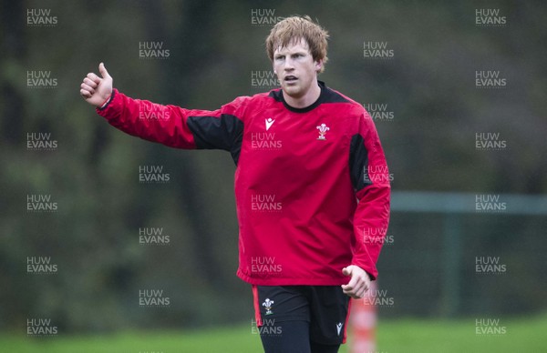291020 - Wales Rugby Training - Rhys Patchell during training