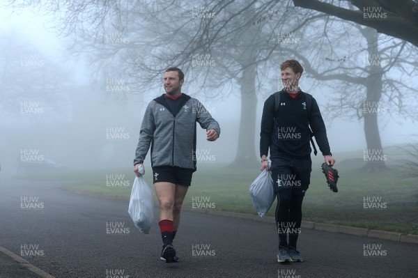 300118 - Wales Rugby Training - Hadleigh Parkes and Rhys Patchell during training