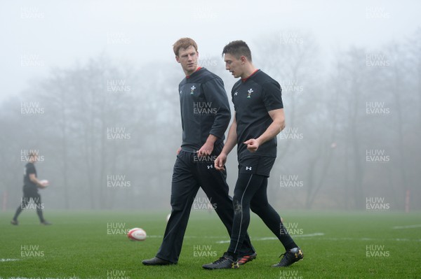 300118 - Wales Rugby Training - Rhys Patchell and Josh Adams during training