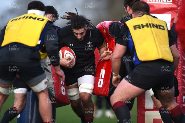 300118 - Wales Rugby Training - Josh Navidi during training