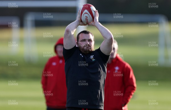 300118 - Wales Rugby Training - Ken Owens during training