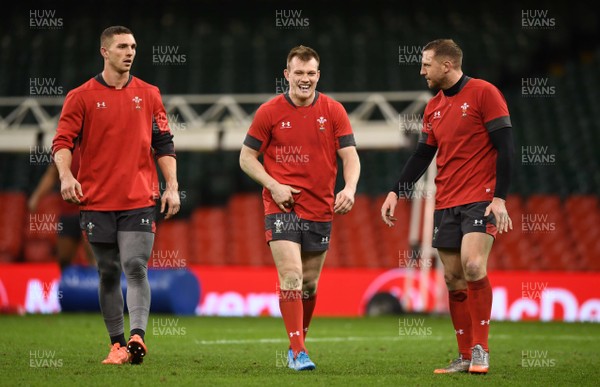 300120 - Wales Rugby Training - George North, Nick Tompkins and Hadleigh Parkes during training