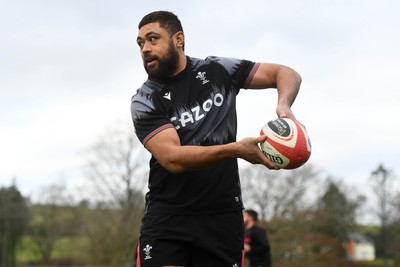 300123 - Wales Rugby Training - Taulupe Faletau during training