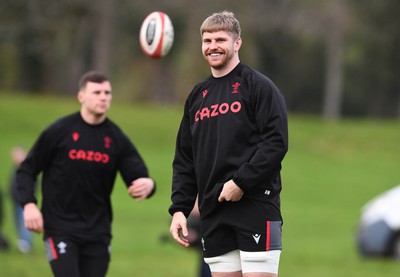 300123 - Wales Rugby Training - Aaron Wainwright during training