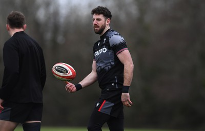 300123 - Wales Rugby Training - Alex Cuthbert during training