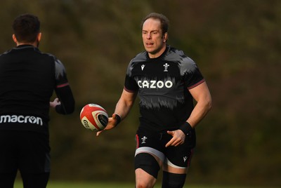 300123 - Wales Rugby Training - Alun Wyn Jones during training