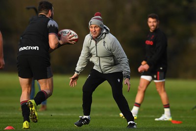 300123 - Wales Rugby Training - Alex King during training