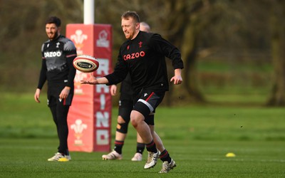 300123 - Wales Rugby Training - Tommy Reffell during training