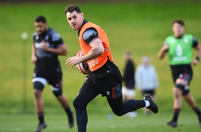 300123 - Wales Rugby Training - Tomos Williams during training