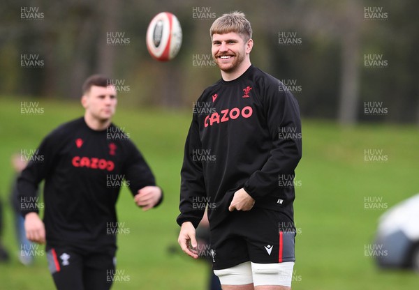 300123 - Wales Rugby Training - Aaron Wainwright during training
