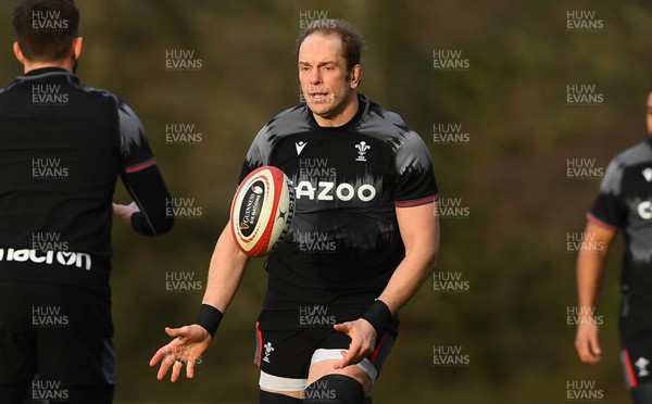 300123 - Wales Rugby Training - Alun Wyn Jones during training