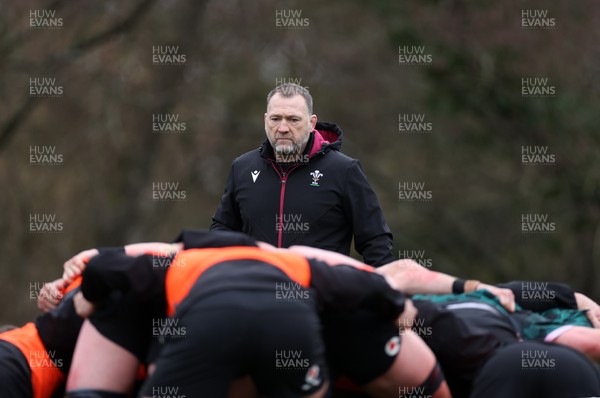 300124 - Wales Rugby Training in the week leading up to their 6 Nations game against Scotland - Jonathan Humphreys, Forwards Coach during training