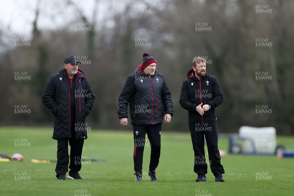 300124 - Wales Rugby Training in the week leading up to their 6 Nations game against Scotland - Warren Gatland, Neil Jenkins and Mike Forshaw, Defence Coach during training