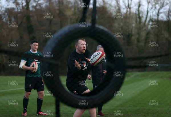300124 - Wales Rugby Training in the week leading to their first 6 Nations game against Scotland - Tommy Reffell during training