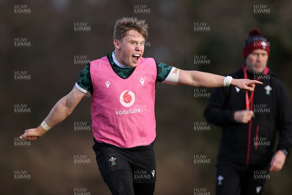 300124 - Wales Rugby Training in the week leading to their first 6 Nations game against Scotland - Sam Costelow during training
