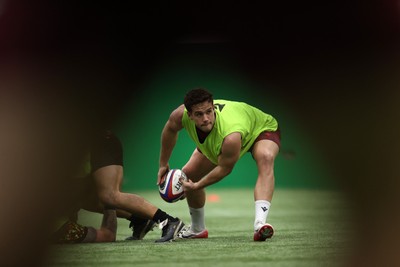 300126 - Wales Rugby Training - Kieran Hardy during training