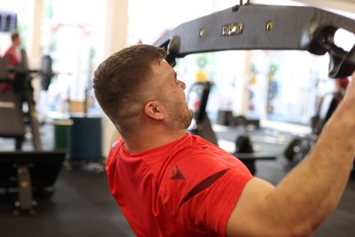 300126 - Wales Rugby Training - Harri Deaves during training