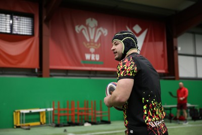 300126 - Wales Rugby Training - Harri Deaves during training