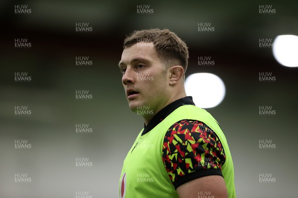 300126 - Wales Rugby Training - Ben Carter during training