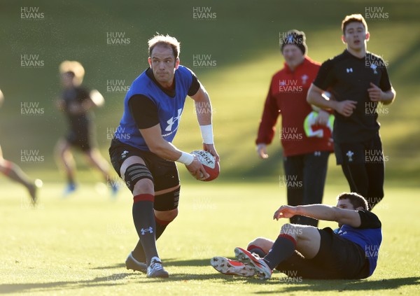 301018 - Wales Rugby Training - Alun Wyn Jones during training