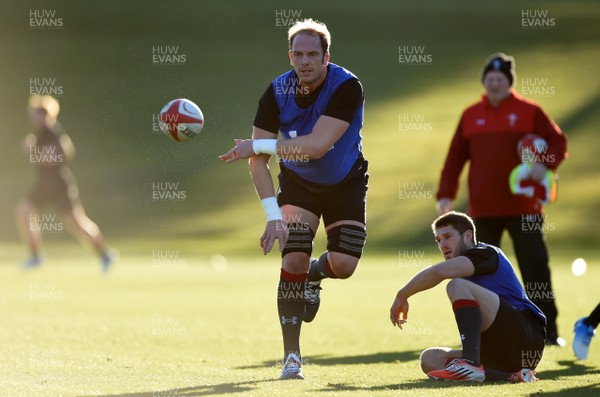 301018 - Wales Rugby Training - Alun Wyn Jones during training