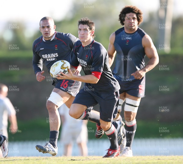 30.05.07  Wales rugby tour to Australia James Hook watched by Gavin Thomas and Colin Charvis in training in Brisbane 