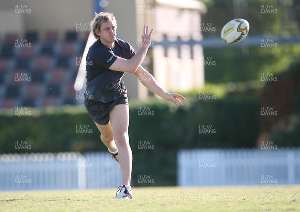 30.05.07  Wales rugby tour to Australia Jamie Robinson  in training in Brisbane 
